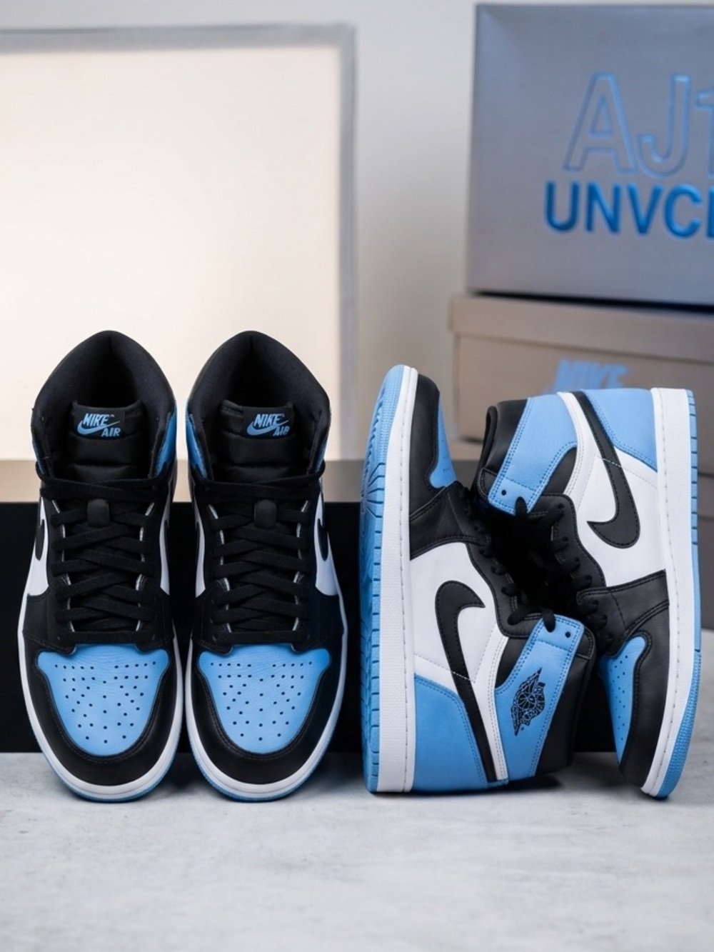 Air Jordan 1 Retro High OG University Blue / UNC Toe - Size 10 1/2
